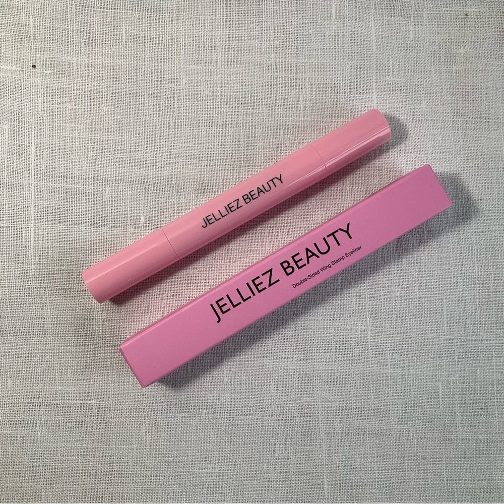 Jelliez Beauty Doublesided Wing Stamp Eyeliner